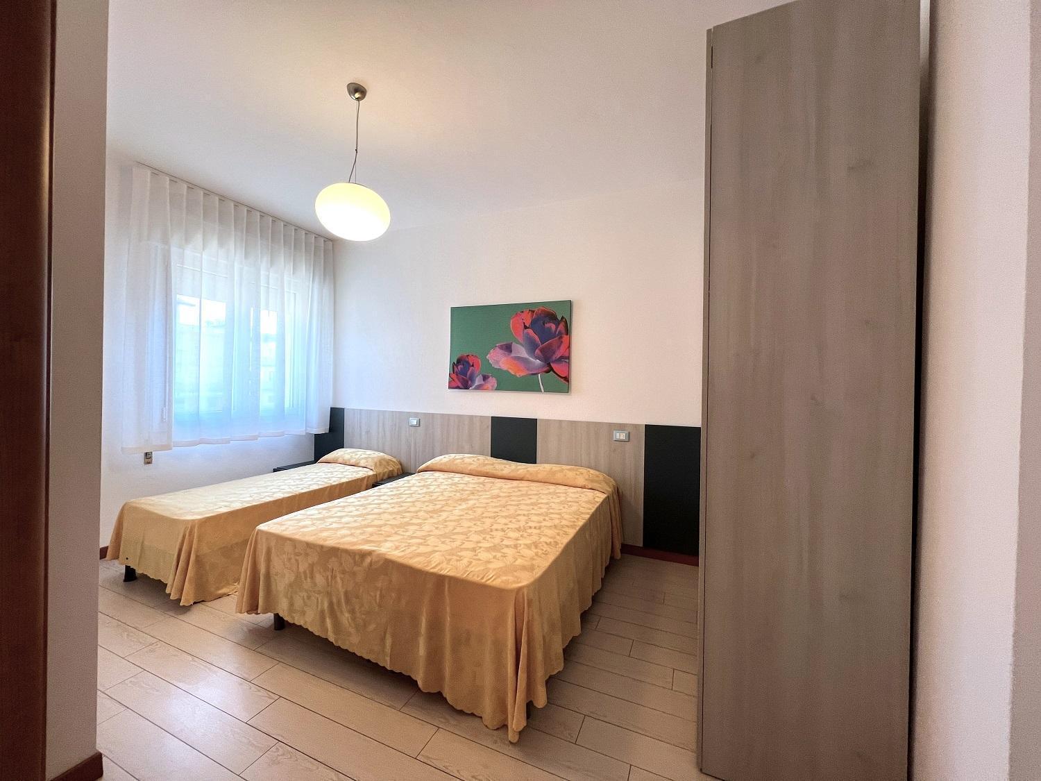Appartamenti Casa De Lazzari - Piazza Brescia - Adria Holiday Jesolo - Family Apartments Exteriör bild