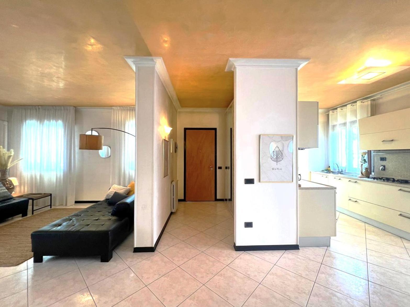 Appartamenti Casa De Lazzari - Piazza Brescia - Adria Holiday Jesolo - Family Apartments Exteriör bild