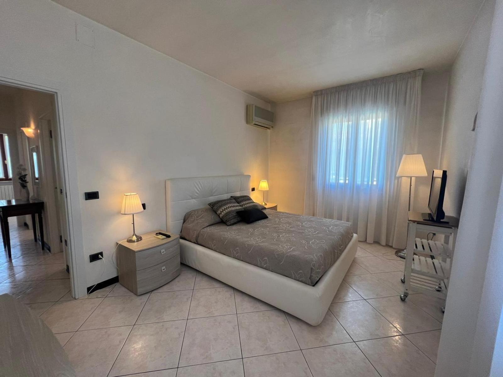 Appartamenti Casa De Lazzari - Piazza Brescia - Adria Holiday Jesolo - Family Apartments Exteriör bild