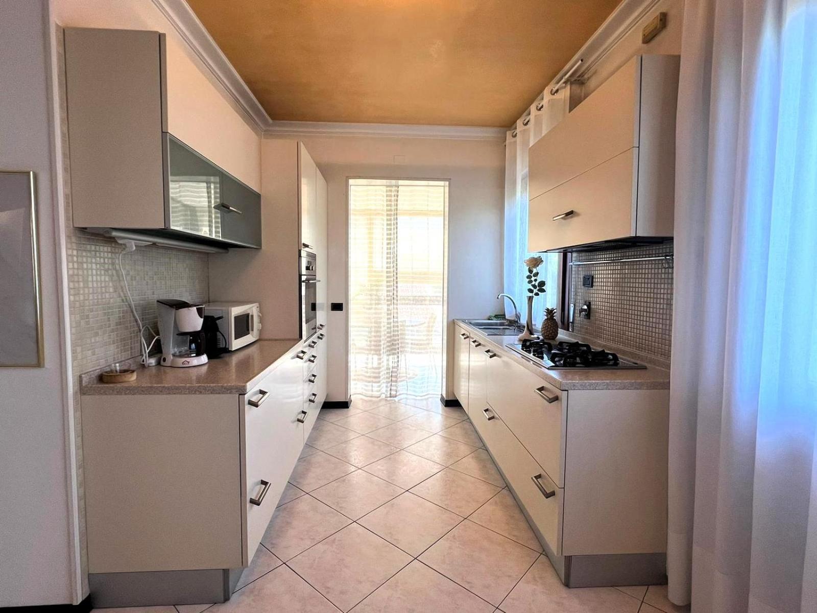 Appartamenti Casa De Lazzari - Piazza Brescia - Adria Holiday Jesolo - Family Apartments Exteriör bild